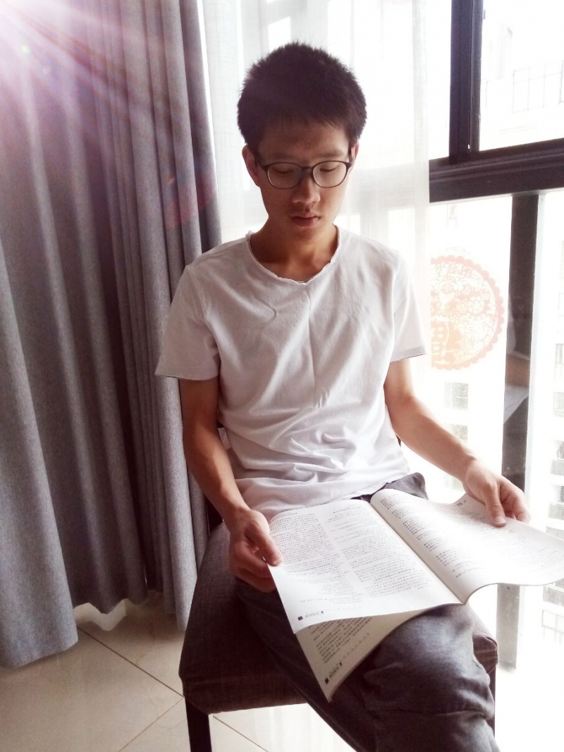 陈宇诺.jpg 陈宇诺.jpg