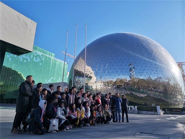 参观科技馆2_副本6 (2).jpg 参观科技馆2_副本6 (2).jpg