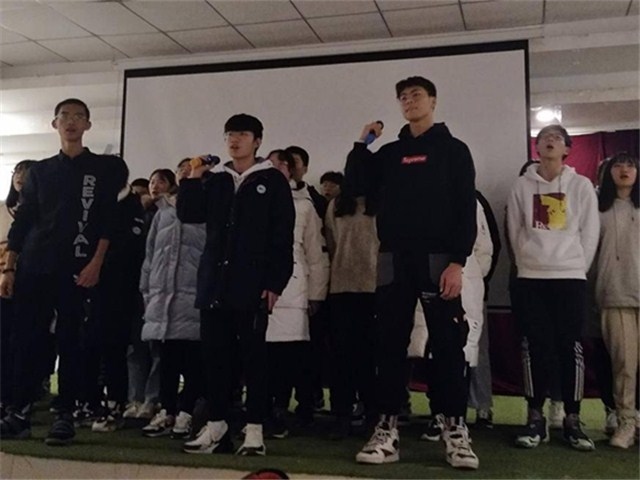 闭营晚会_副本.jpg 闭营晚会_副本.jpg