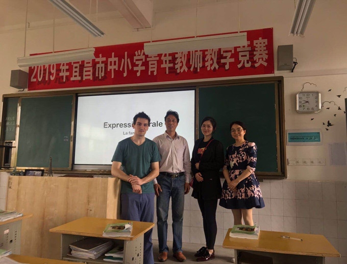 合影_副本.jpg 合影_副本.jpg