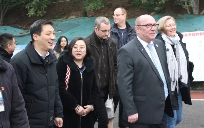 2.webp.jpg 2.webp.jpg