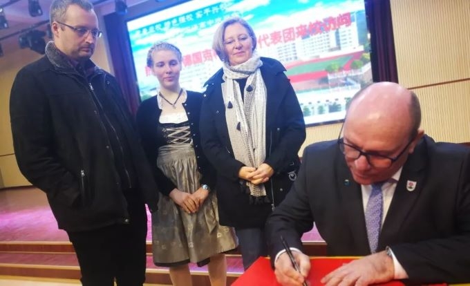 8.webp.jpg 8.webp.jpg